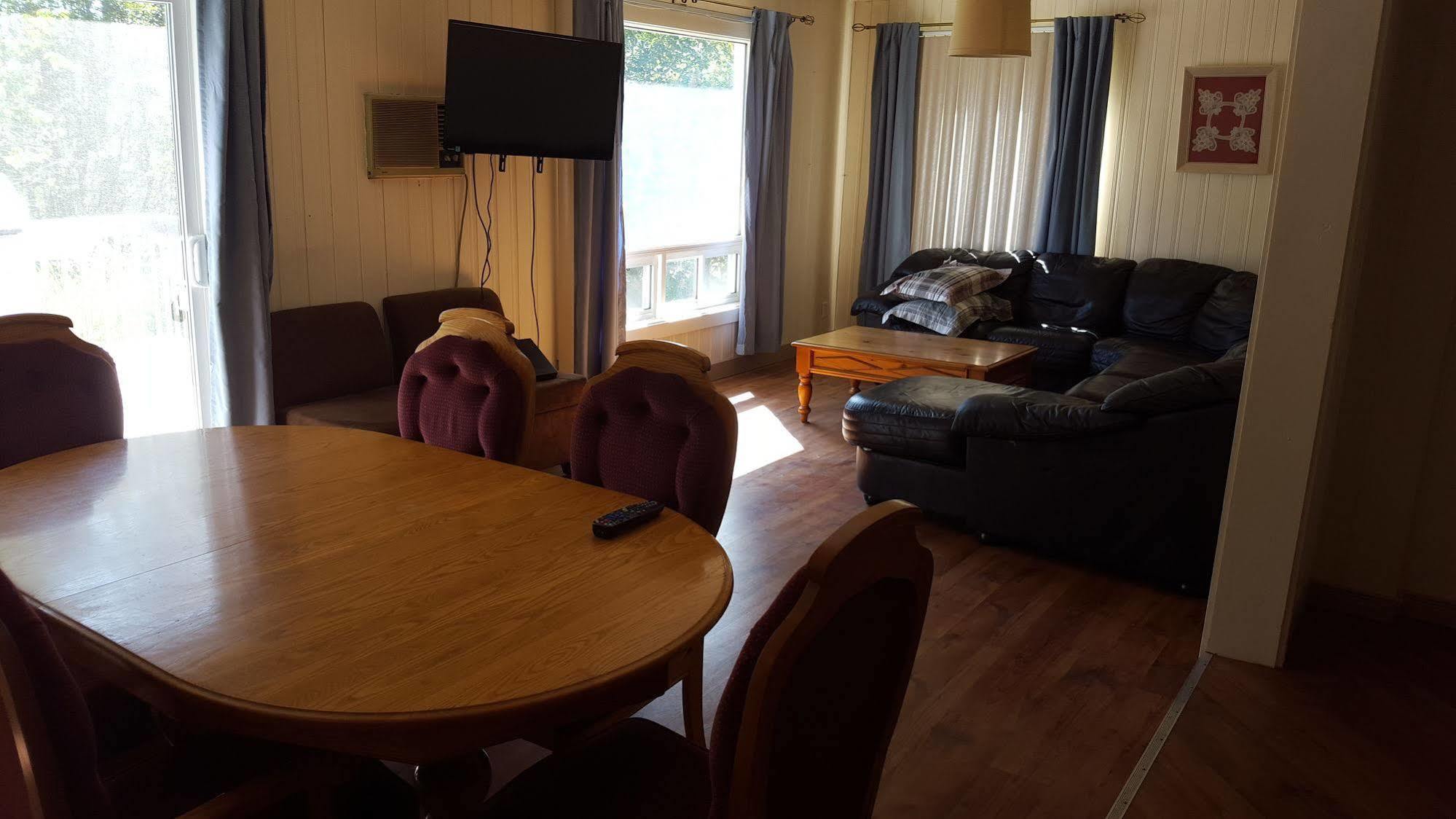 Parc Sutton Bay Park Hotel New Liskeard Buitenkant foto